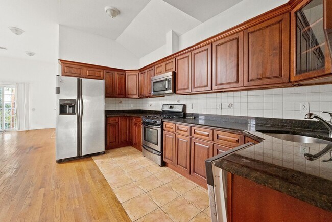 Building Photo - 261 Lexington Ave