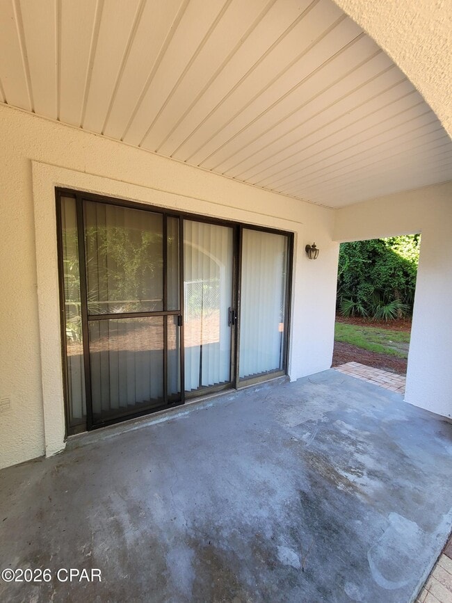 Building Photo - 8730 Thomas Dr