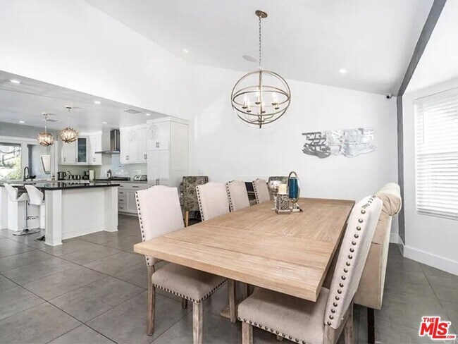 Building Photo - 6140 Rhodes Ave