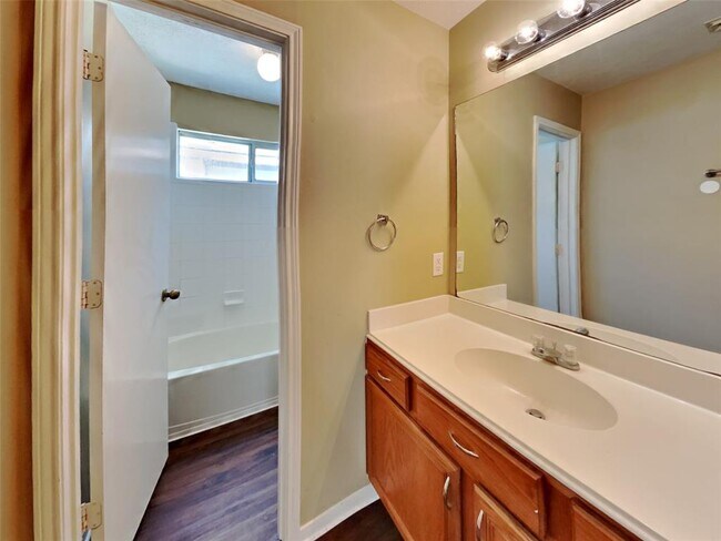 Building Photo - 14851 Dorray Ln