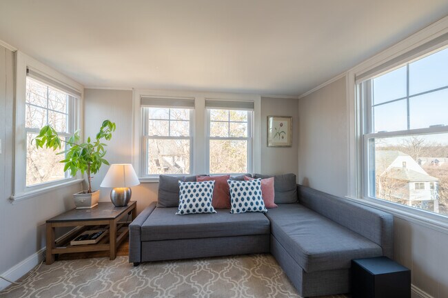 Building Photo - 23 Sherwood Ave