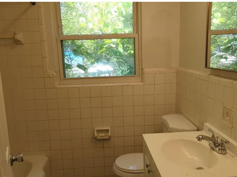 Building Photo - 100 Rees Ave