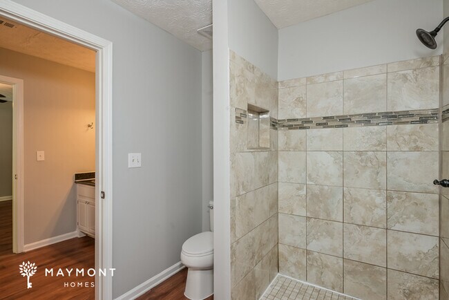 Building Photo - 47 Lakesprings Dr