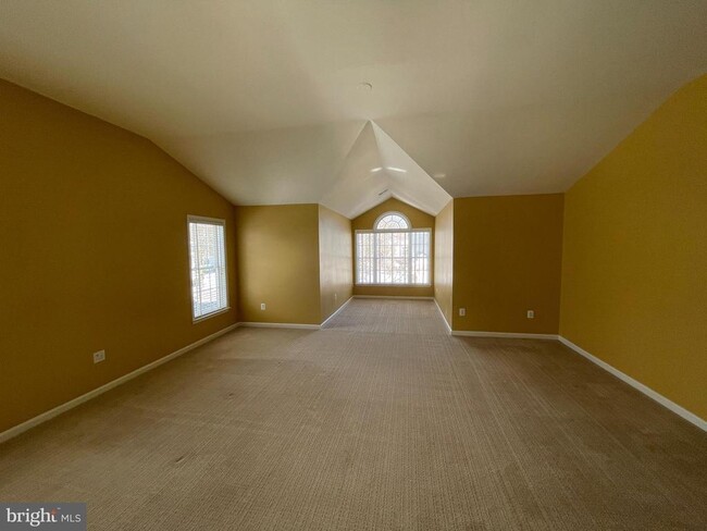 Building Photo - 21330 Meadow Field Ct
