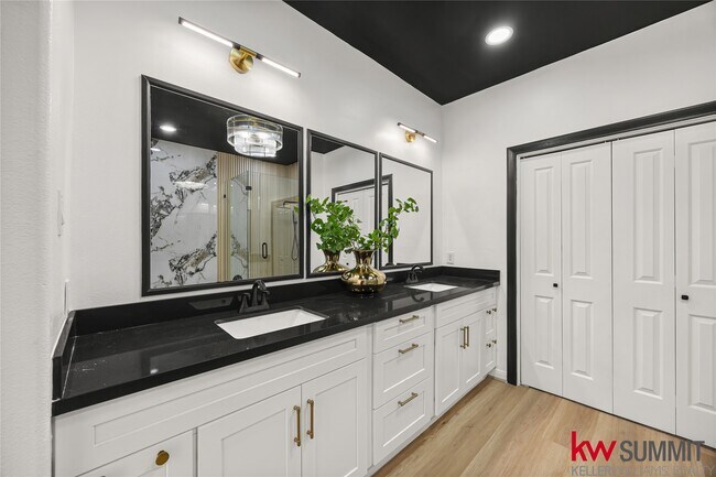 Building Photo - 2410 Calumet St