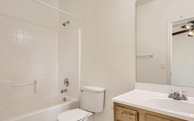 Building Photo - 3 bed 2.5 Bath Townhouse in Cave Creek