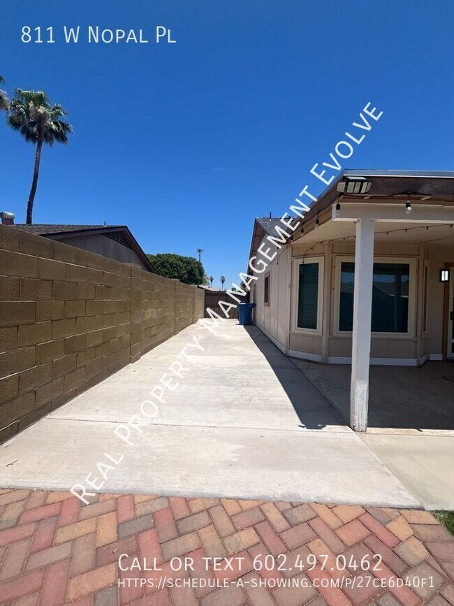 Building Photo - 811 W Nopal Pl