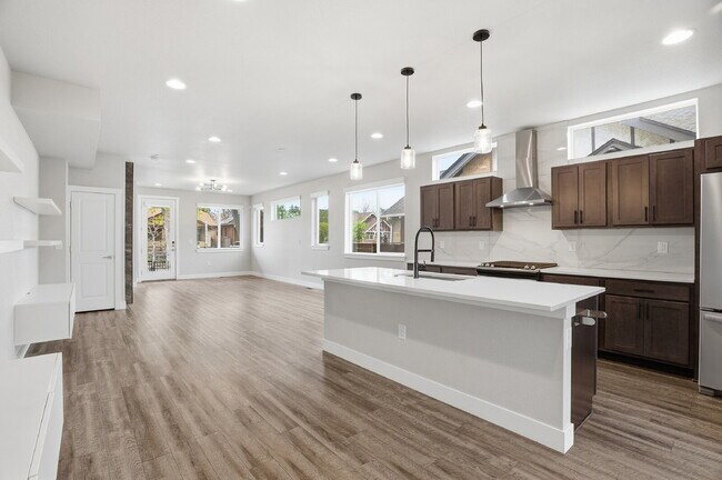 Building Photo - $3,940.95 - 3 Bed, 2.5 Bath Townhome In Denver with Central AC and Outdoor Space!