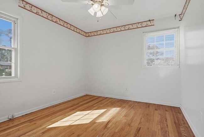 Building Photo - 2101 Goldendale Ln