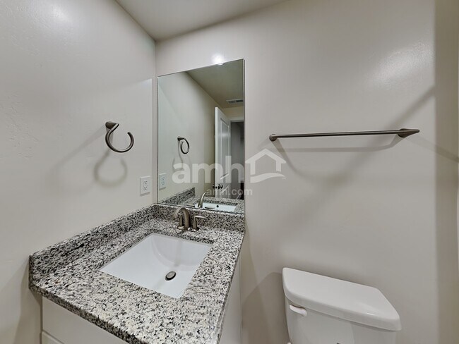 Building Photo - 2308 E Tumbleweed Rd