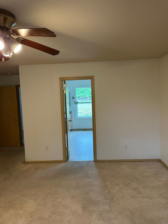 Building Photo - Charming 3 beds 2.5 bath house in Bothell!
