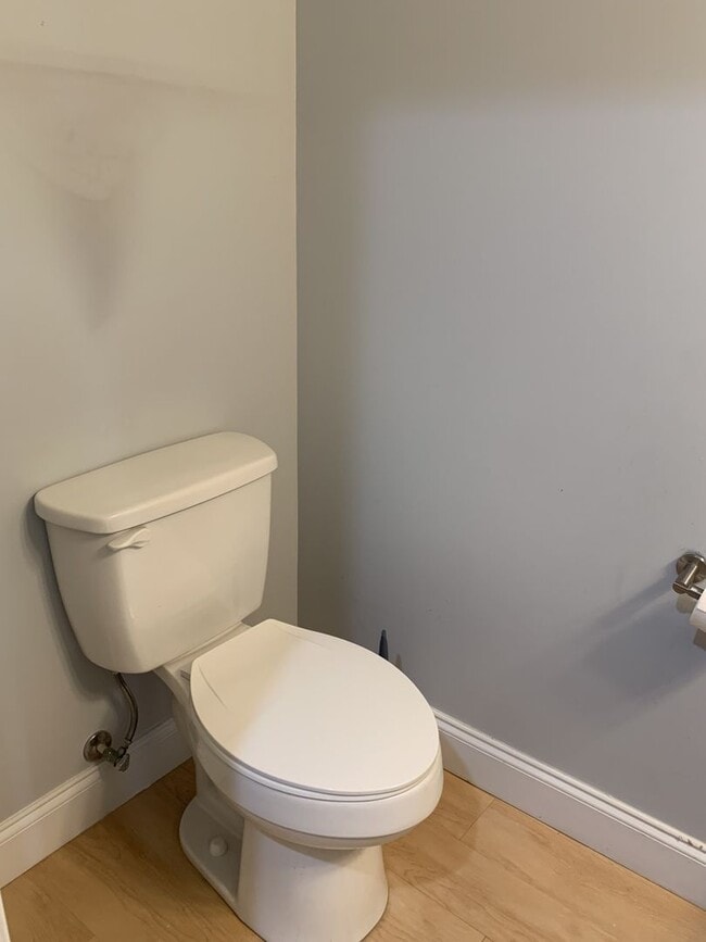 Building Photo - Spacious 3-Bed, 2.5-Bath Townhouse with Fenced Backyard!