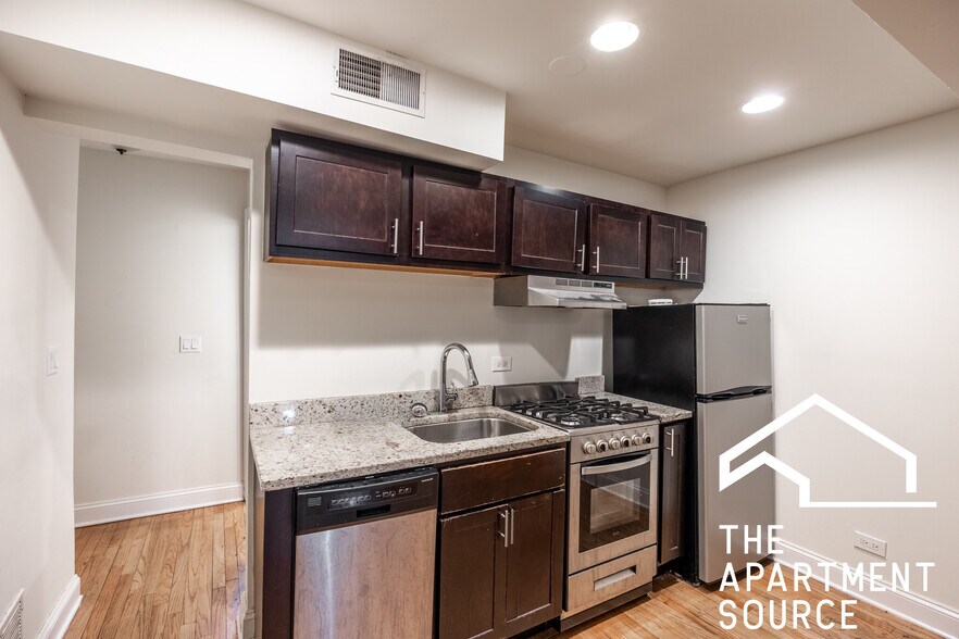 Building Photo - 4038 N Ashland Ave