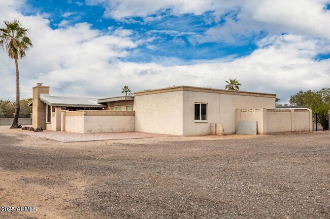 Building Photo - 12207 N 70th St