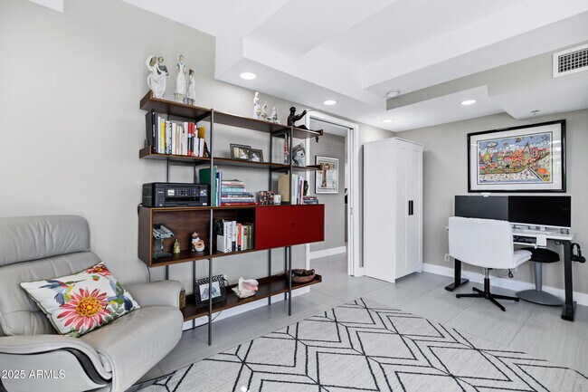 Building Photo - 7137 E Rancho Vista Dr