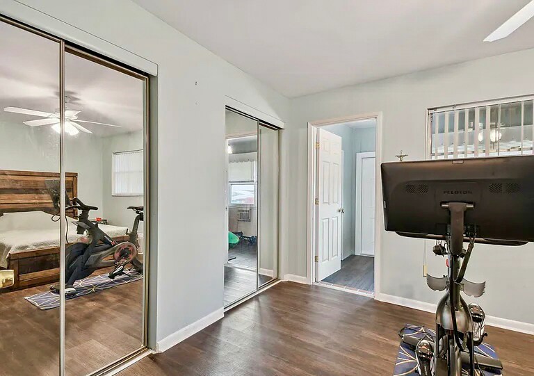 Building Photo - 1900 59th Ave N