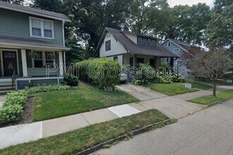 Building Photo - 211 W Orchard Ln