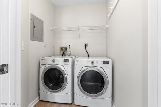 Building Photo - 7785 Esmeralda Way