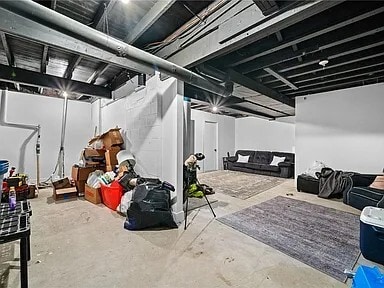 Building Photo - 1725 Army Post Rd