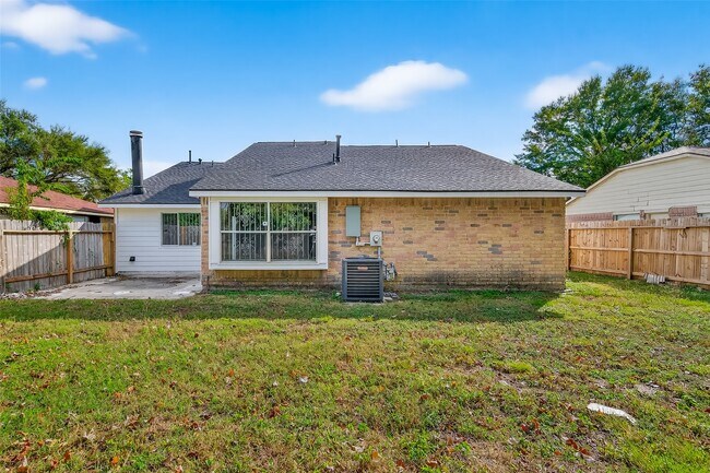 Building Photo - 5530 Oak Falls Dr