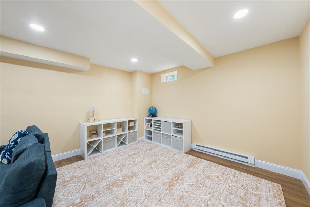 Building Photo - 5 Bayberry Ln