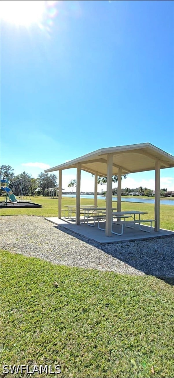 Building Photo - 687 Grove Dr