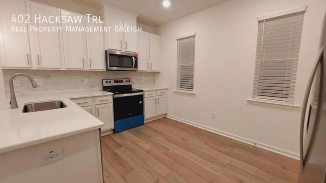 Building Photo - 402 Hacksaw Trl