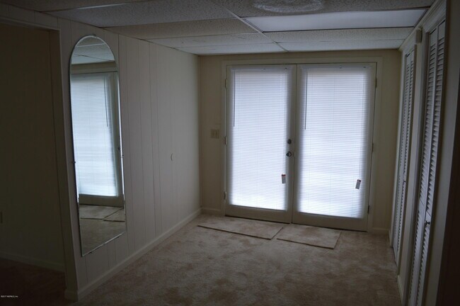 Building Photo - 3648 Riverside Ave