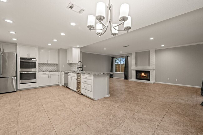 Building Photo - Luxury 4-Bedroom Home with Designer Upgrad...