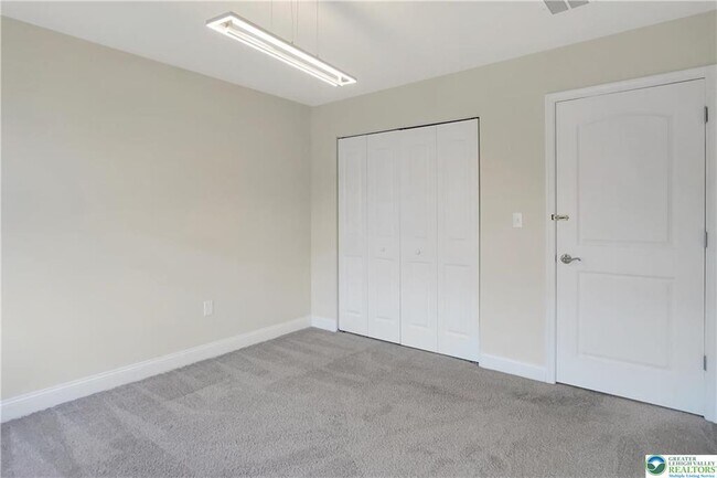 Building Photo - 202 McNair Cir