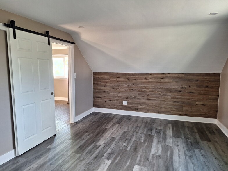 Building Photo - 37 Hawro Pl