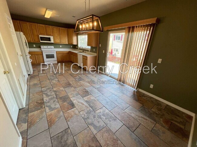 Building Photo - 19453 E Hollow Creek Dr