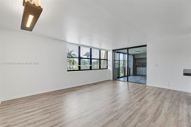 Building Photo - 20401 NE 30th Ave