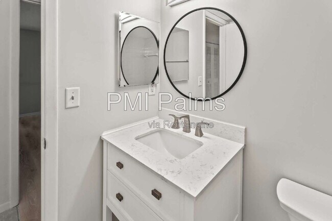Building Photo - 1236 Pine Ridge Cir W