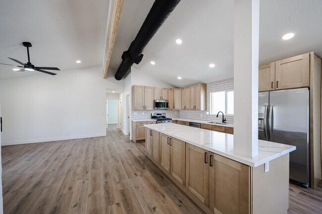 Building Photo - 3001 W Mercer Ln