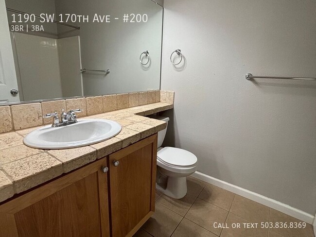 Building Photo - 1190 SW 170th Ave