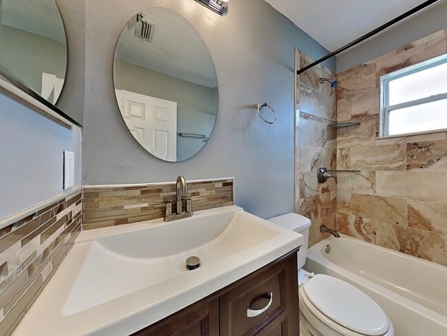 Building Photo - 6099 Colchester Ave