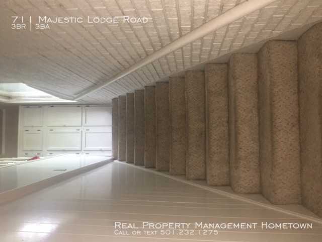 Building Photo - LAKE HOUSE WITH CHARACTER AND CHARM