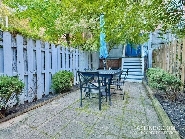 Building Photo - 2323 17th St NW