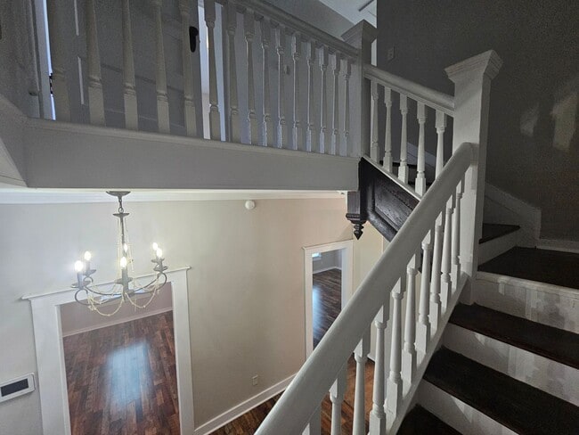 Building Photo - Historic Charm combined with Modern convenience 3 bedroom 2.5 bath spacious home