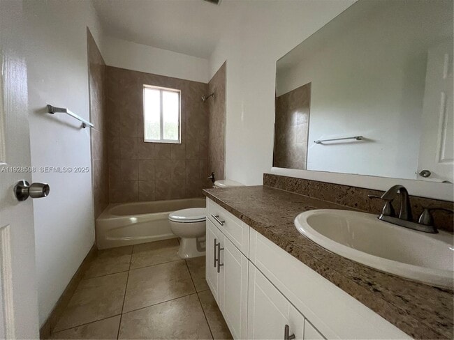 Building Photo - 3334 NE 3rd Dr