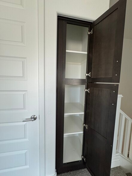 Building Photo - 4100 S Pinelake Way