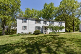 Building Photo - Condo / Burlington