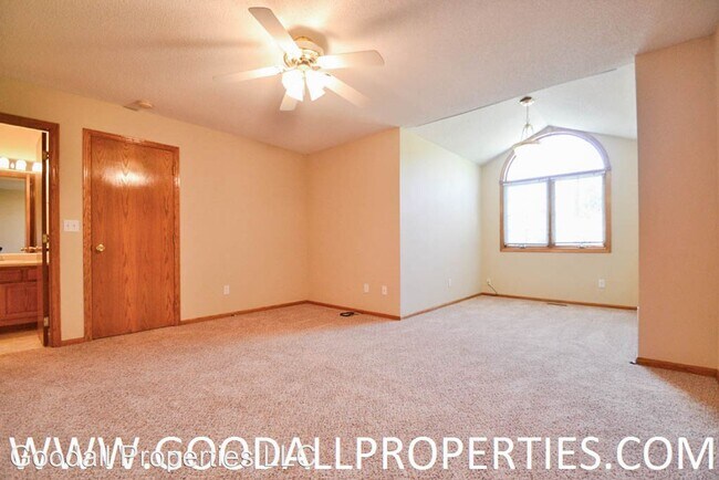 Building Photo - 3 br, 2.5 bath House - 4741 Coachlight Drive