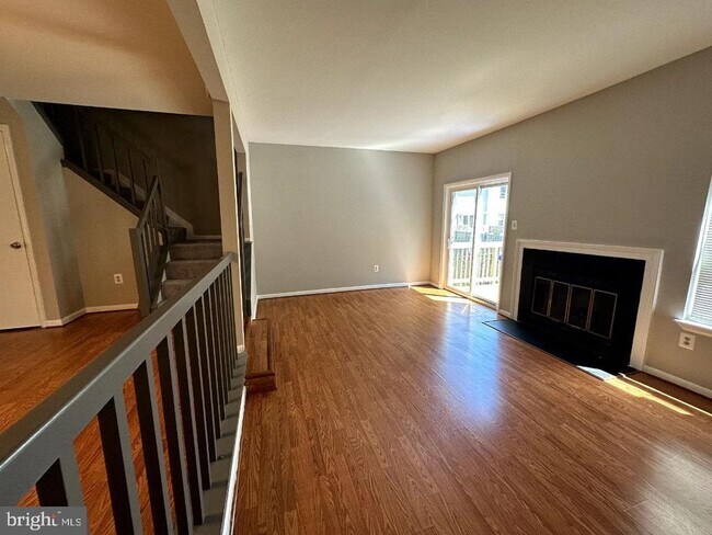 Building Photo - 8121 Fenwick Ct