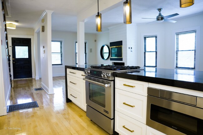 Building Photo - 199 Court St