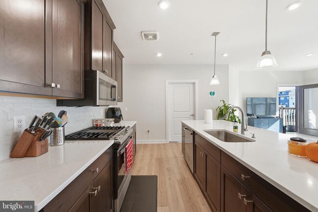 Building Photo - 46294 Mount Milstead Ter