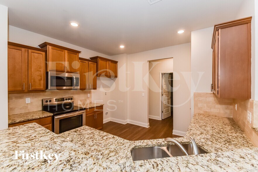 Building Photo - 8228 Orkney Way