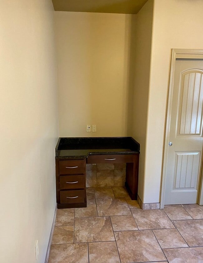 Building Photo - 4226 Tres Ninos Dr