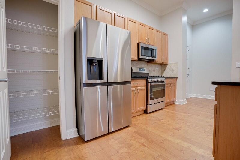 Building Photo - 1781 Tudor Ln